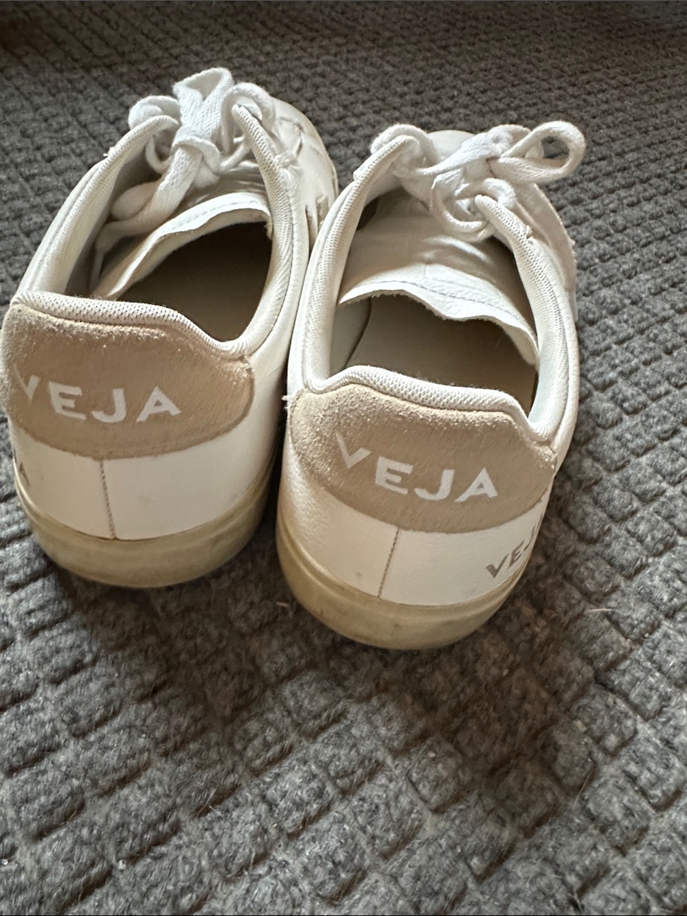 White Women's VEJA Casual Sneakers Sz 41/10 - Picture 2 of 4